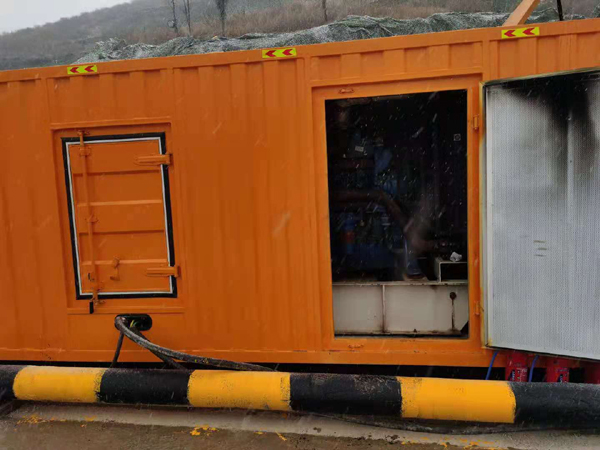 洛南发电车出租-应急柴油发电机组选什么样的比较好？