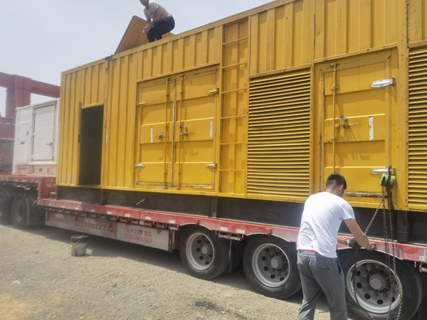 洛南除了负载情况和发动机维护，还有哪些因素会影响 200kw 柴油发电机的油耗？