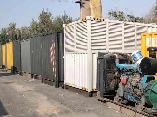 洛南200KW柴油发电机机组每小时油耗是多少？