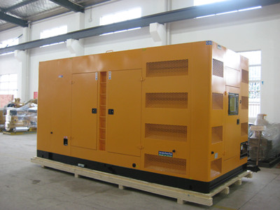 洛南不同类型的发电机组在冬季保养时的注意事项有何差异？